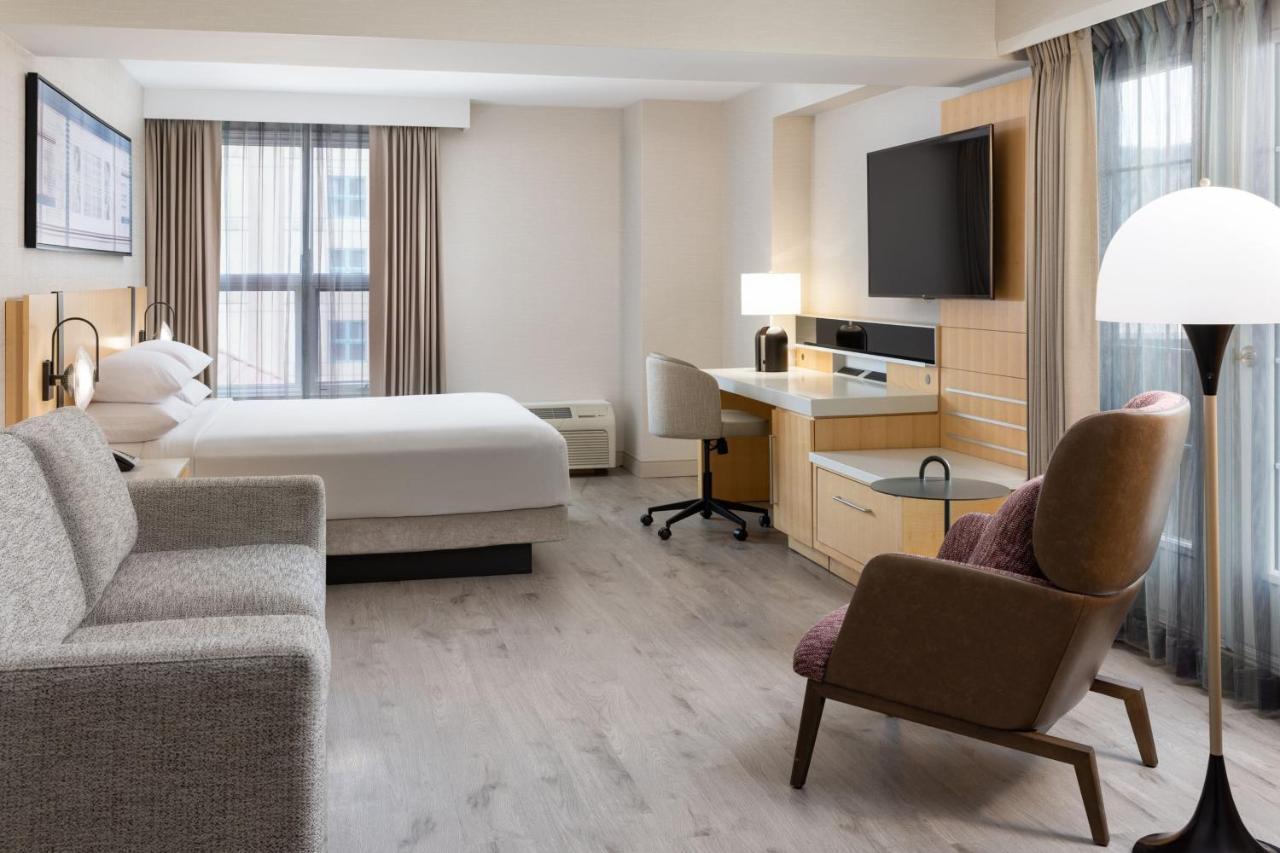 Delta Hotels By Marriott Grand Okanagan Resort Kelowna Buitenkant foto