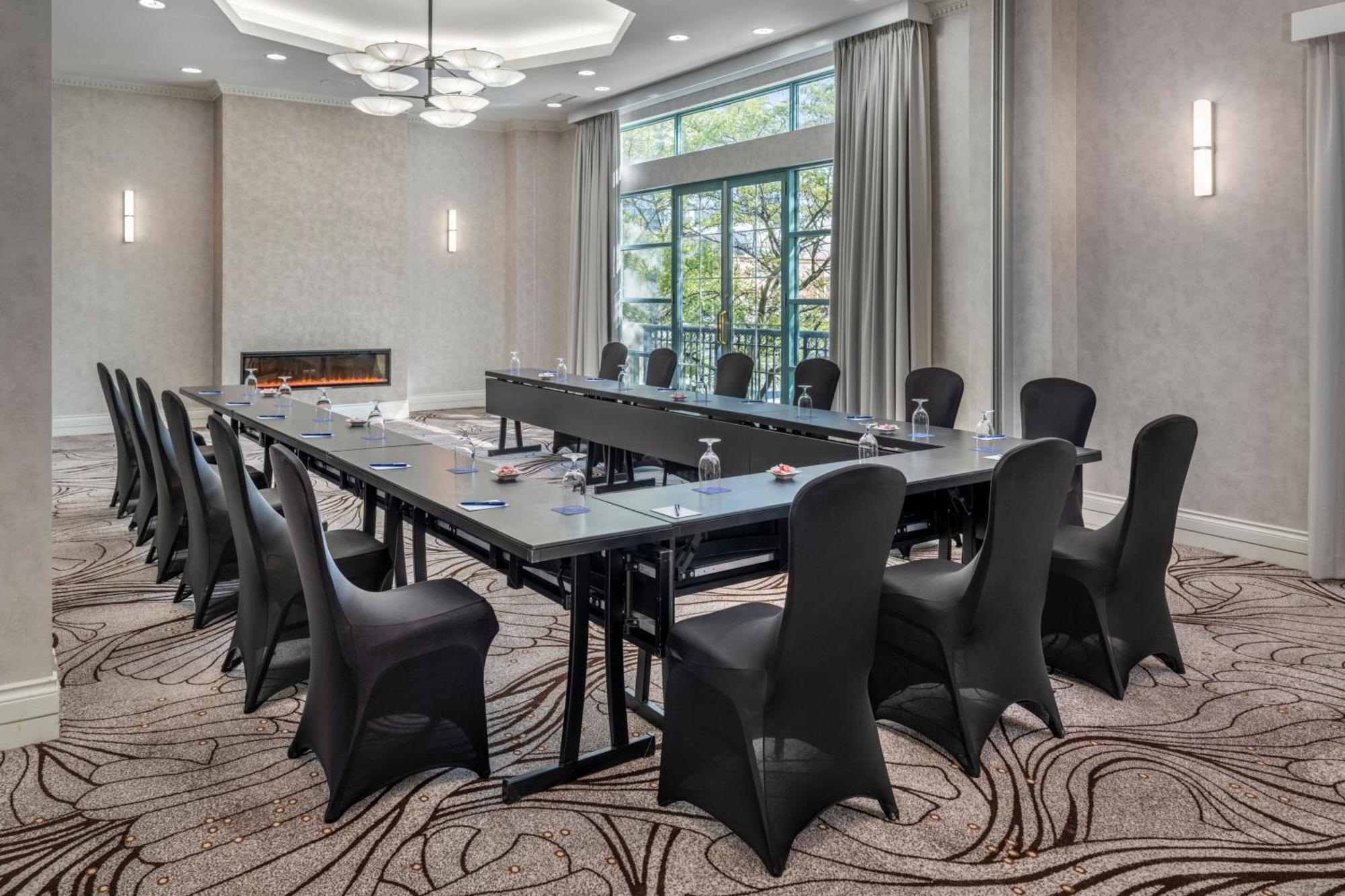 Delta Hotels By Marriott Grand Okanagan Resort Kelowna Buitenkant foto